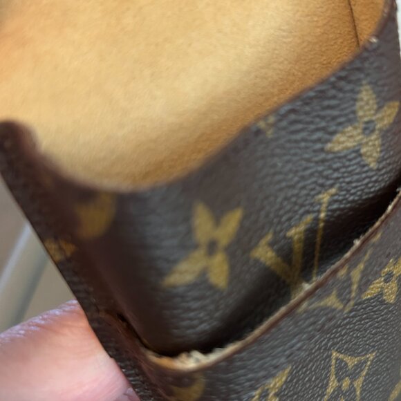 Louis Vuitton Monogram Glasses Case - Picture 5 of 8
